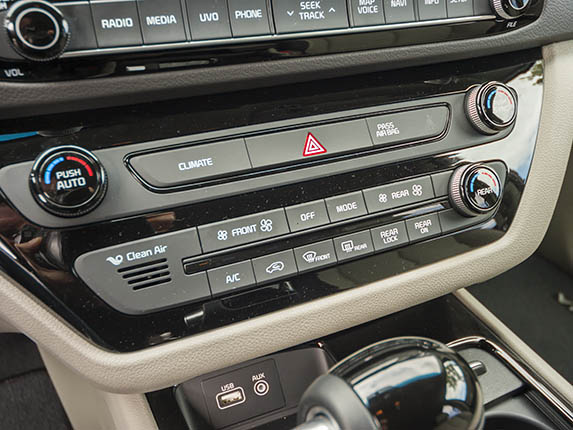 2015 Kia Sedona SX Long Term Interior 22