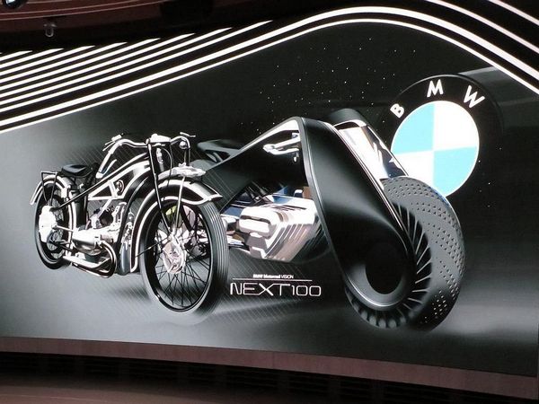 21 Bmw Motorrad Vision Next 100