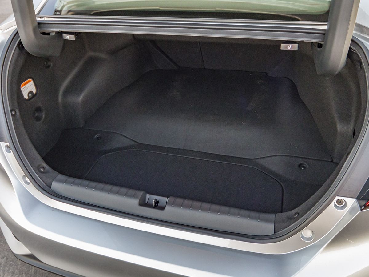 22 2018 Honda Clarity PHEV Cargo KBB
