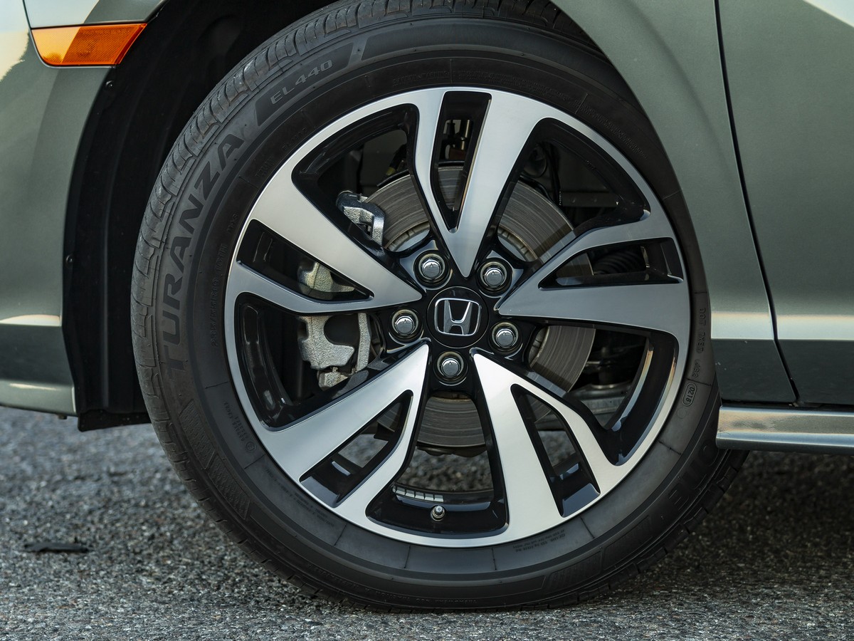 22 2018 Honda Odyssey LT Exterior KBB