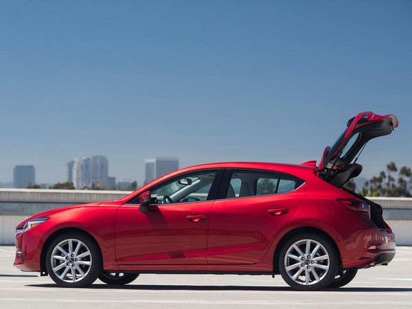 24 2017 Mazda Mazda3
