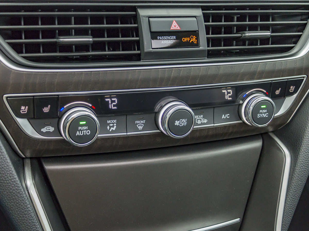 24 2018 Honda Accord Interior BB KBB
