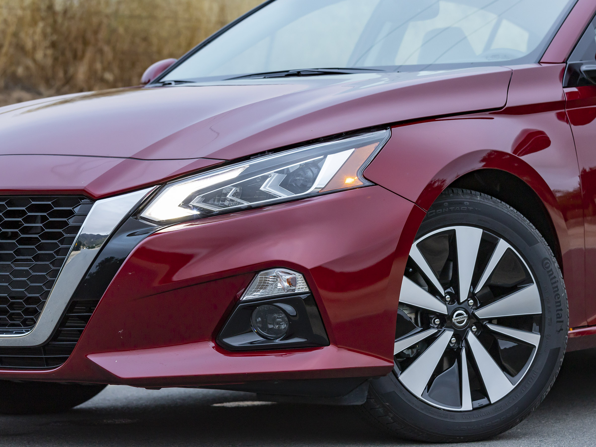 25 2019 Nissan Altima Long Term Exterior KBB