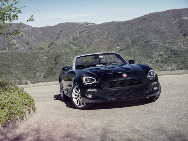 26 2017 Fiat 124 Spider