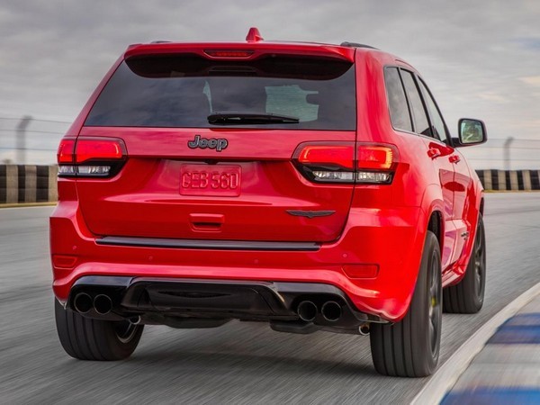 26 2018 Jeep Grand Cherokee Trackhawk