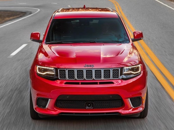 27 2018 Jeep Grand Cherokee Trackhawk