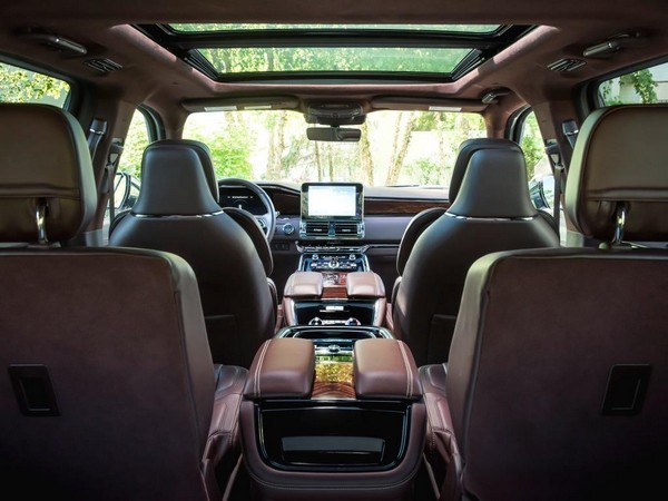 28 2018 Lincoln Navigator L Destination Pkg