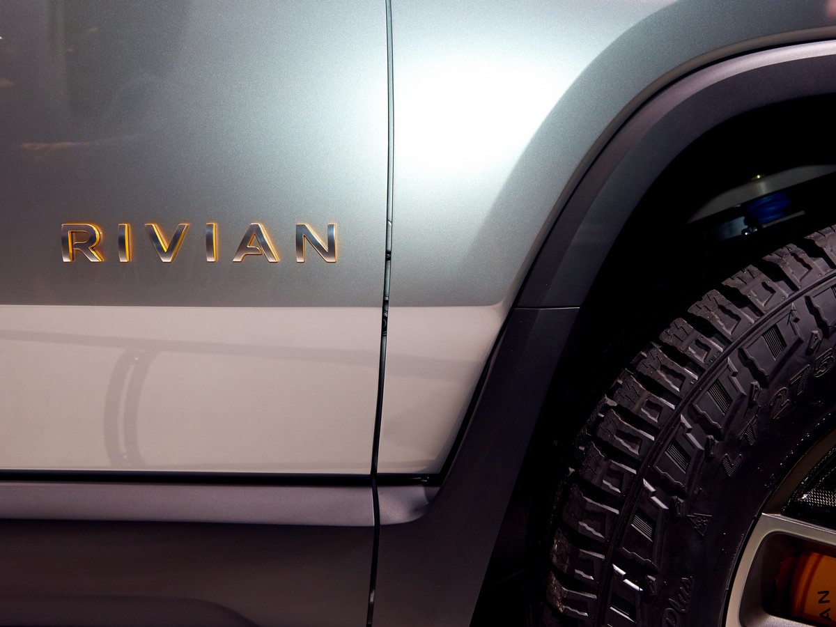 28 Rivian R1t Electric Truck LA