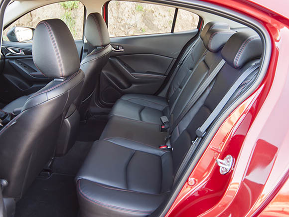 29 2015 Mazda3 KBB