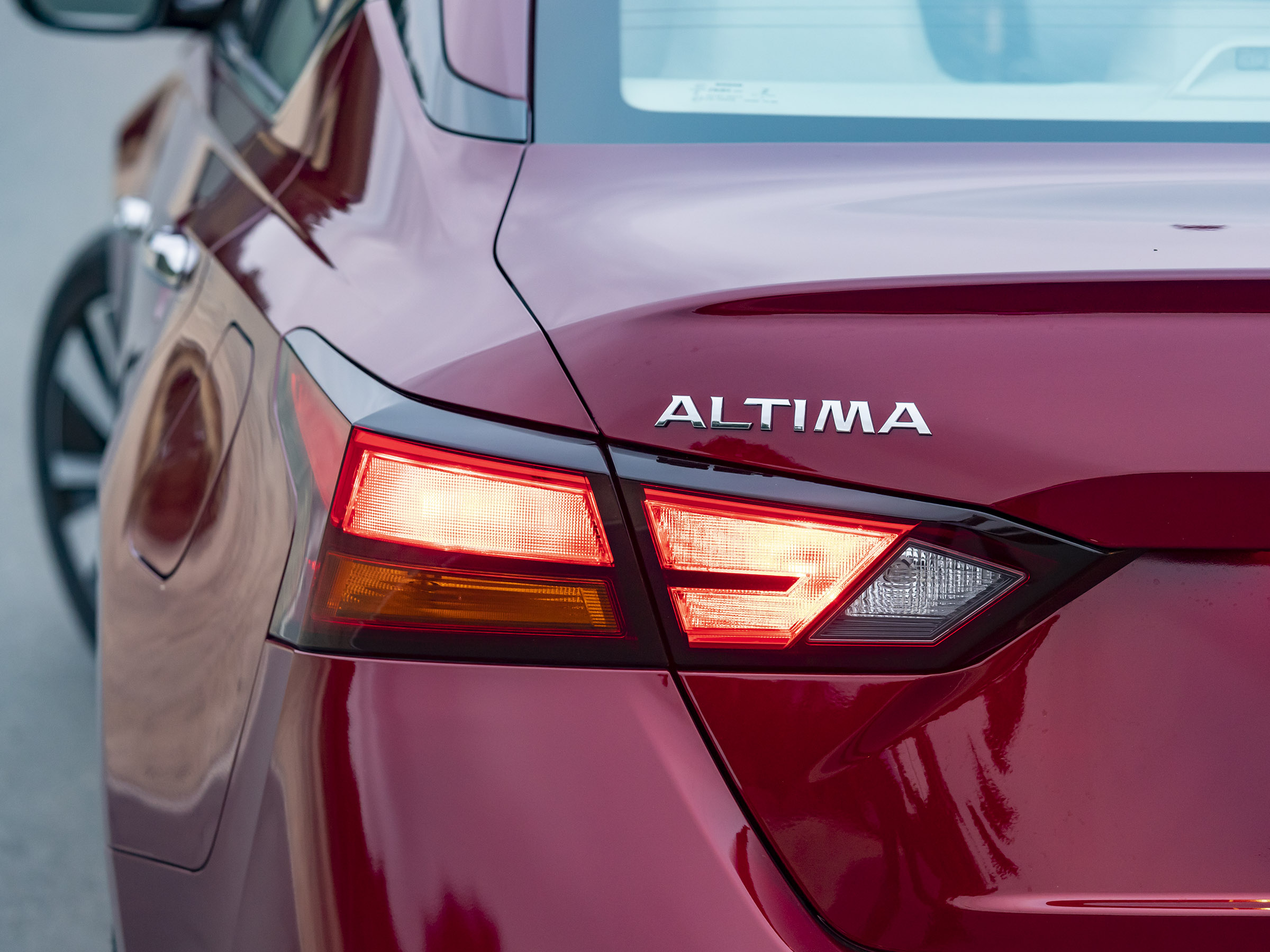 29 2019 Nissan Altima Long Term Exterior KBB
