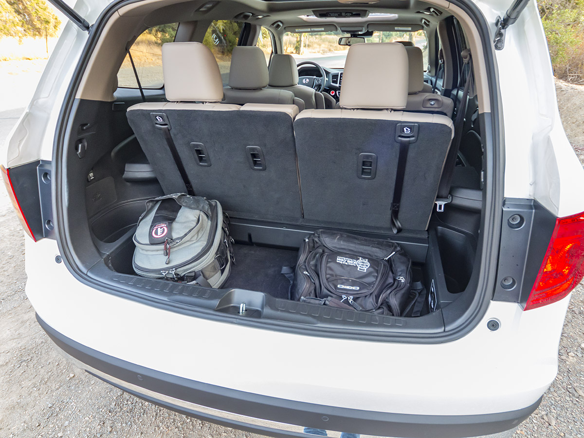 30 2017 Honda Pilot Cargo KBB