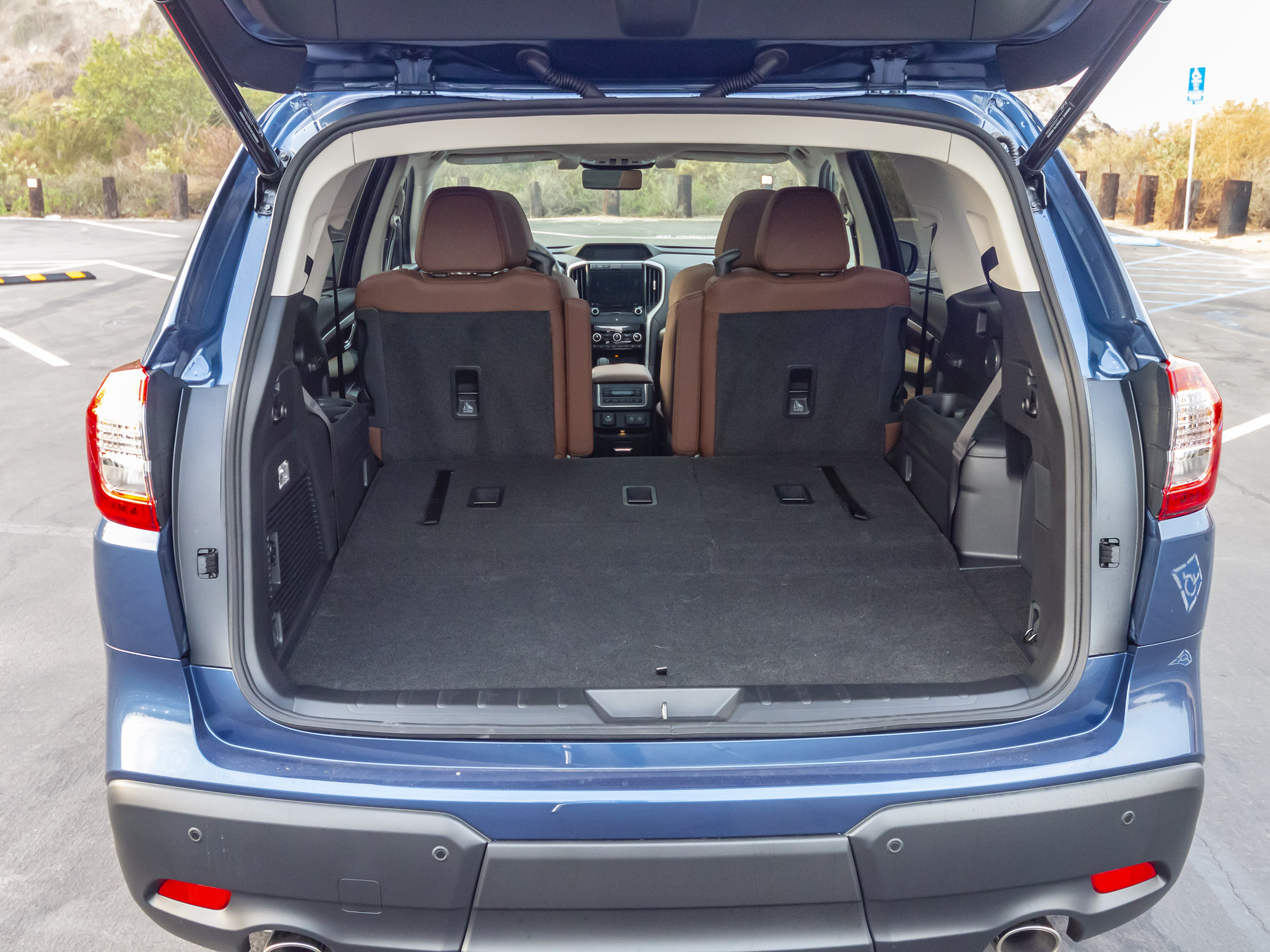 30 2019 Subaru Ascent LT Cargo KBB