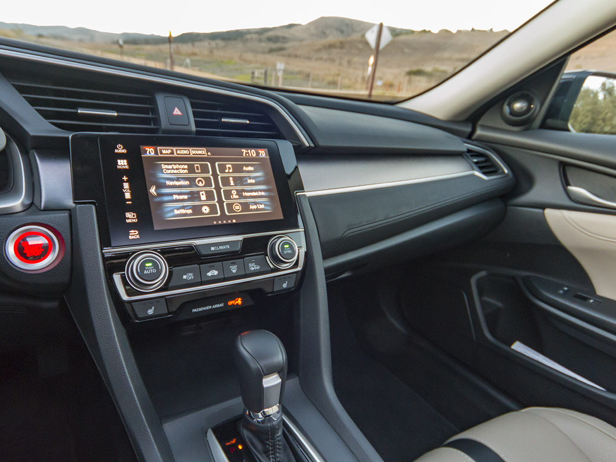 31 2017 Honda Civic Touring Interior KBB