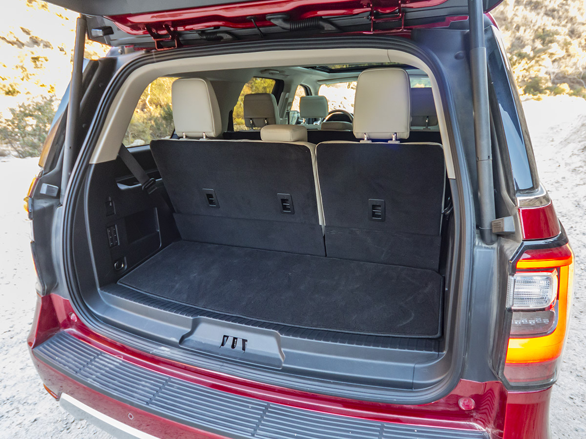 31 2018 Ford Expedition Platinum Cargo KBB