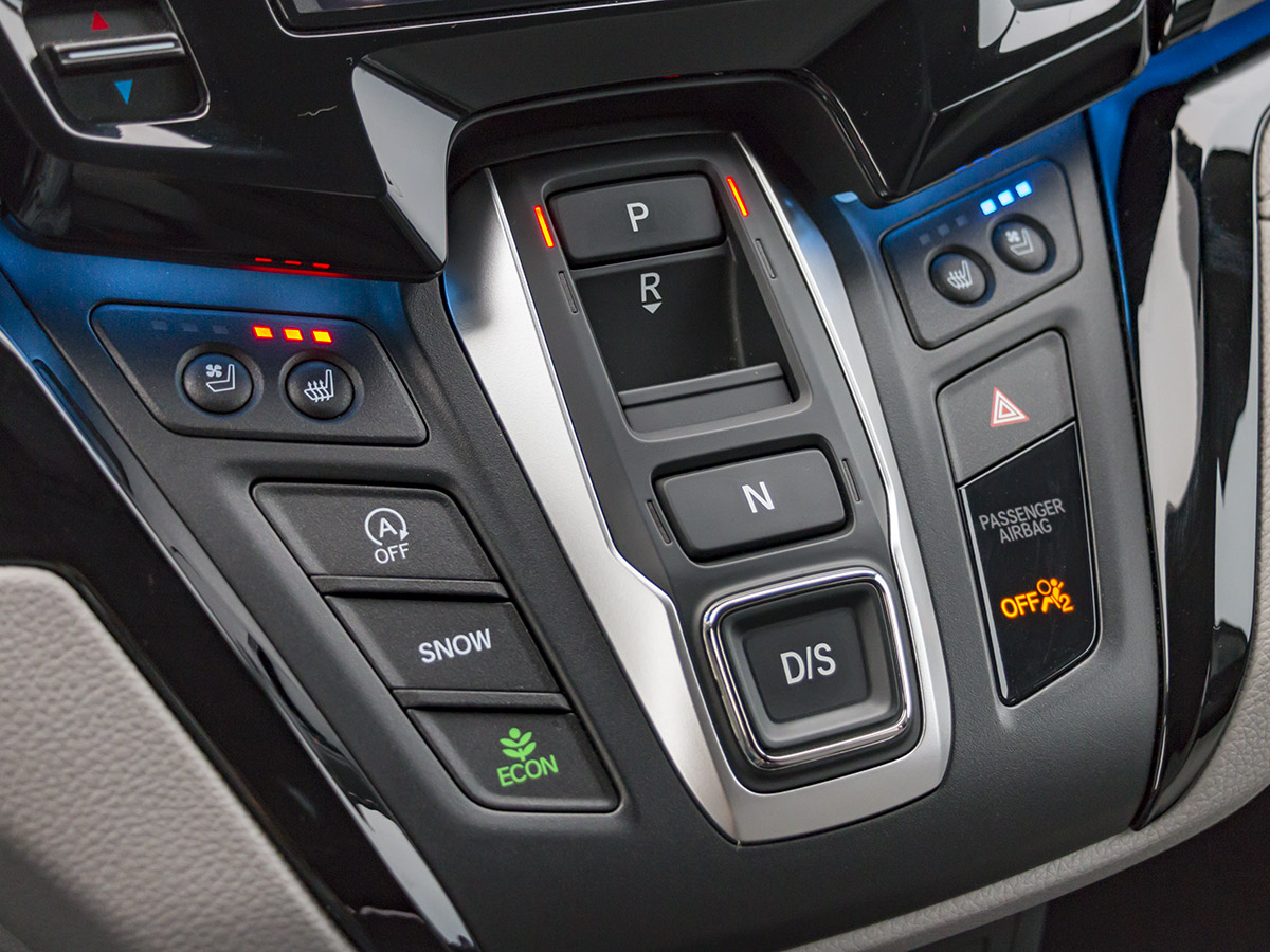 31 2018 Honda Odyssey Elite Intereior BB KBB