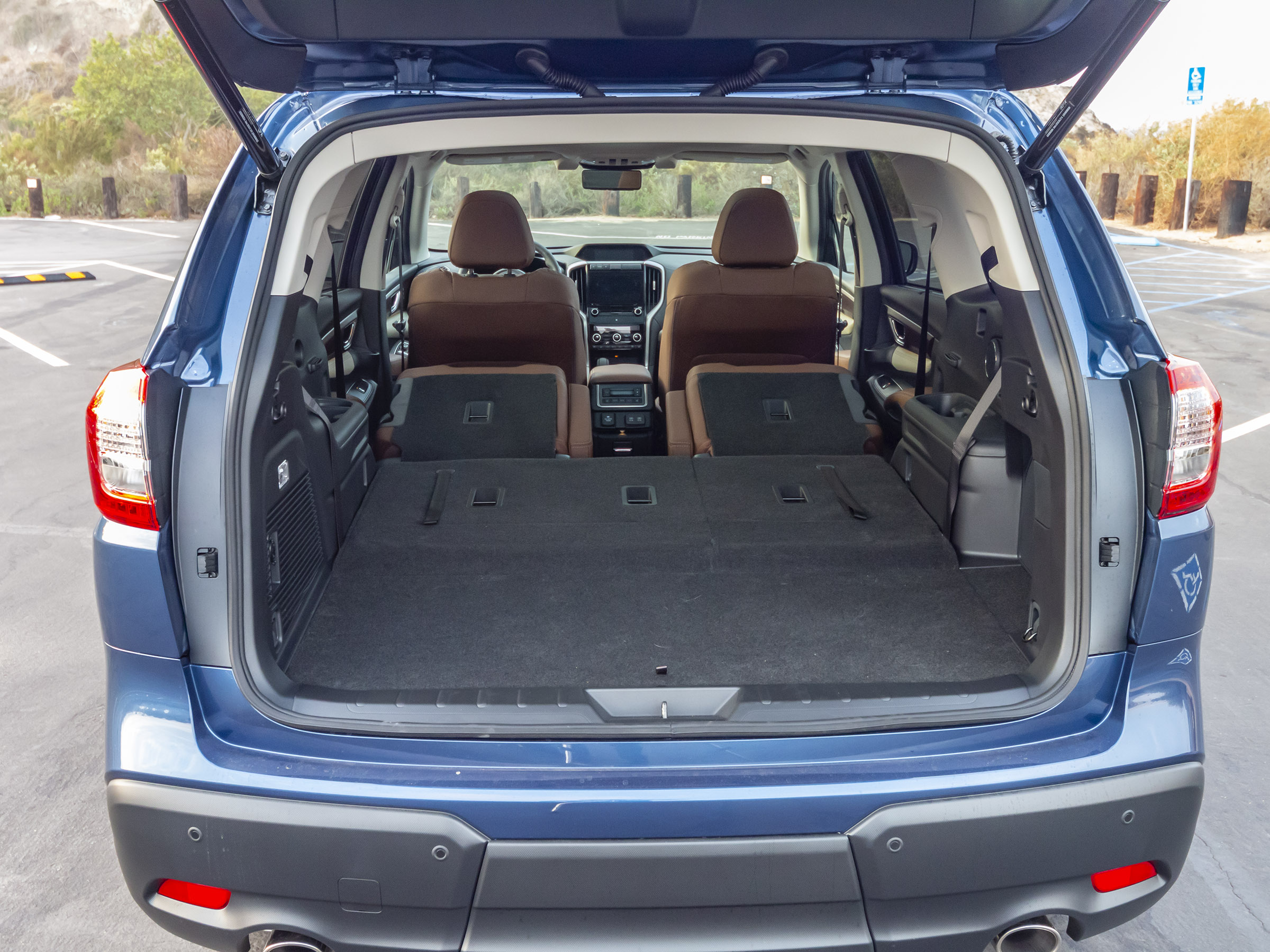 31 2019 Subaru Ascent LT Cargo KBB