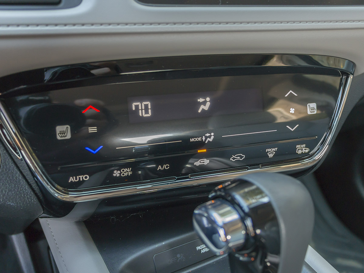 33 2016 Honda HR V Long Term Interior