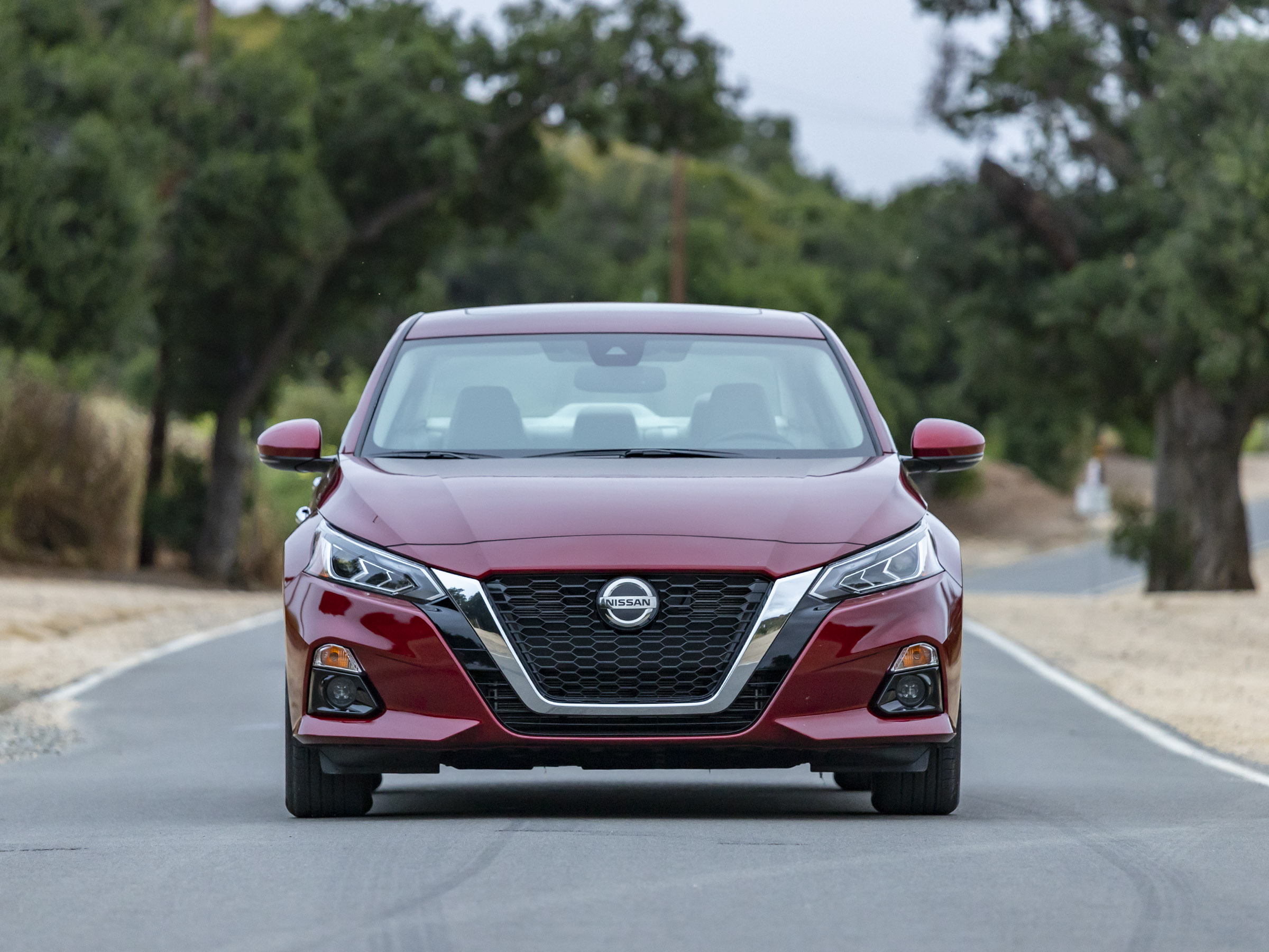 33 2019 Nissan Altima Long Term Exterior KBB