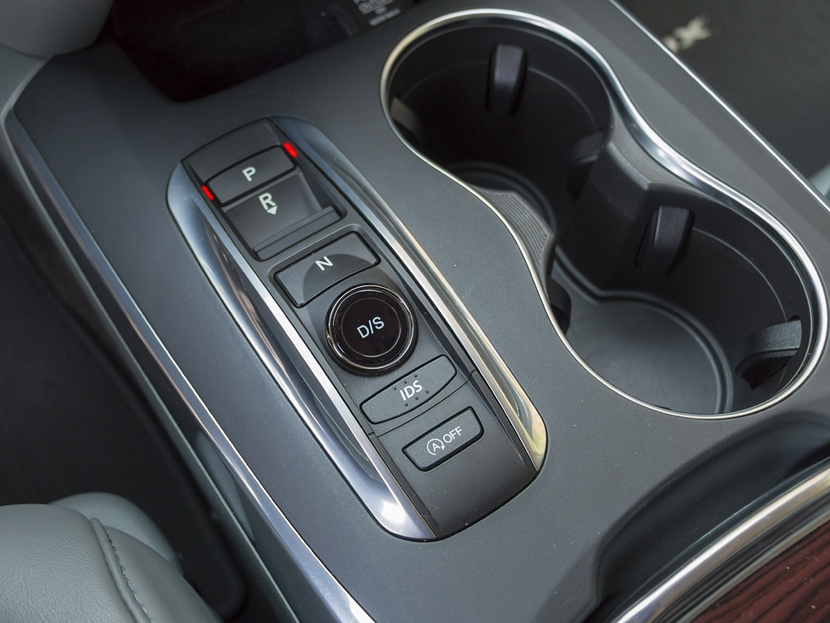 34 2016 Acura MDX Long Term Interior