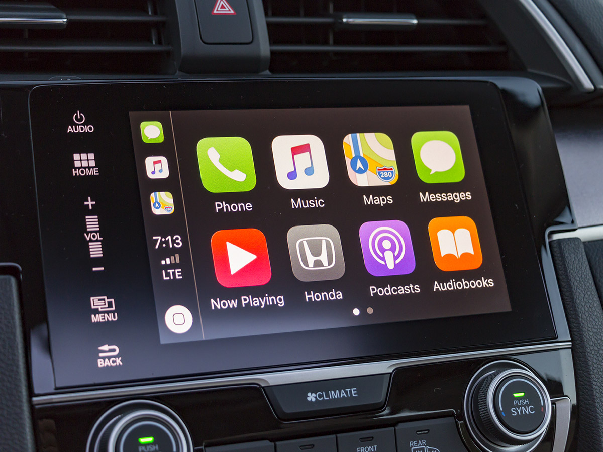 34 2017 Honda Civic Touring Interior KBB