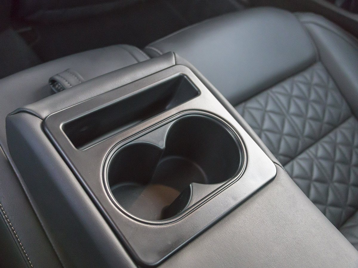35 2016 Nissan Maxima Long Term Interior
