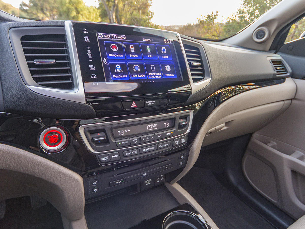 35 2017 Honda Pilot Interior KBB