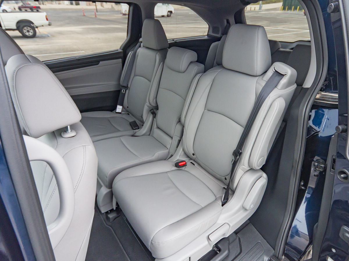 37 2018 Honda Odyssey Elite Intereior BB KBB