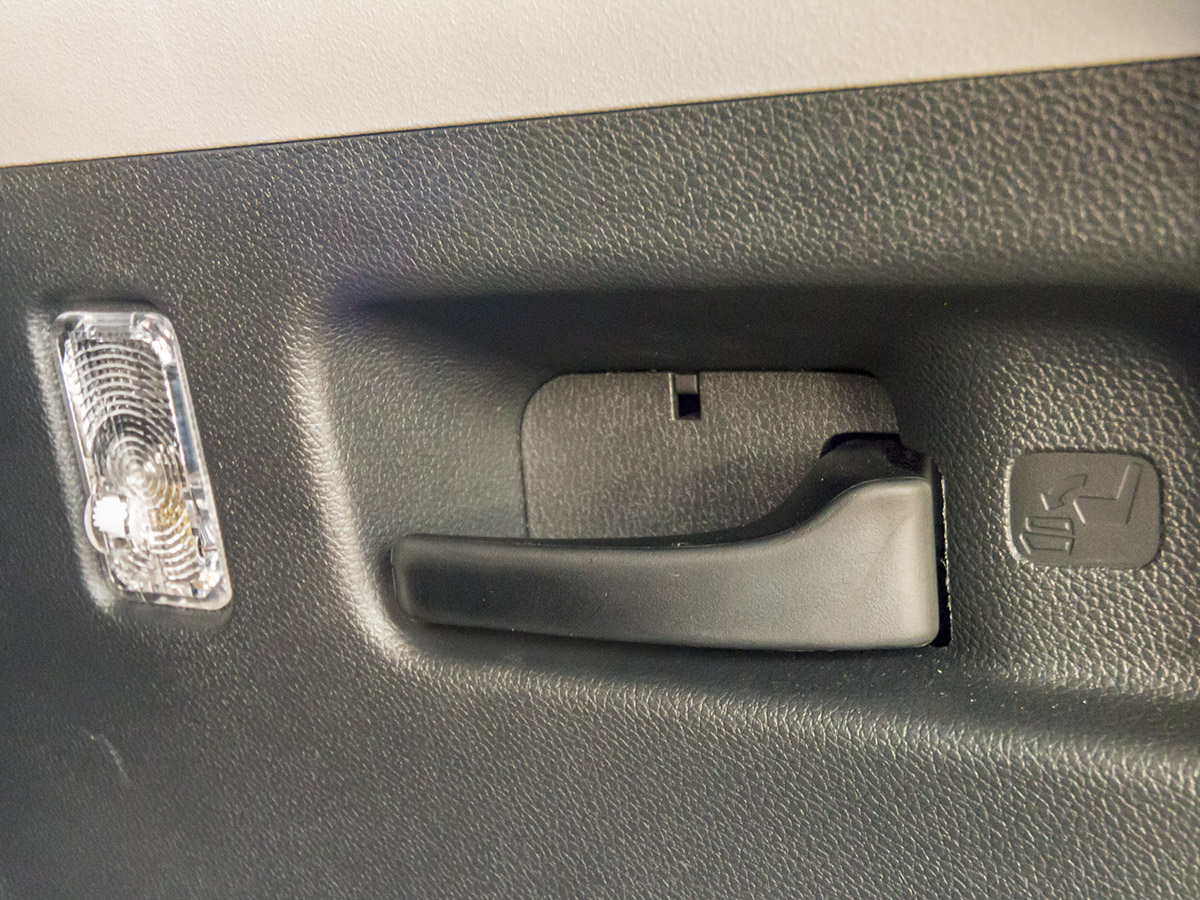 39 2017 Honda CR V Cargo BB KBB
