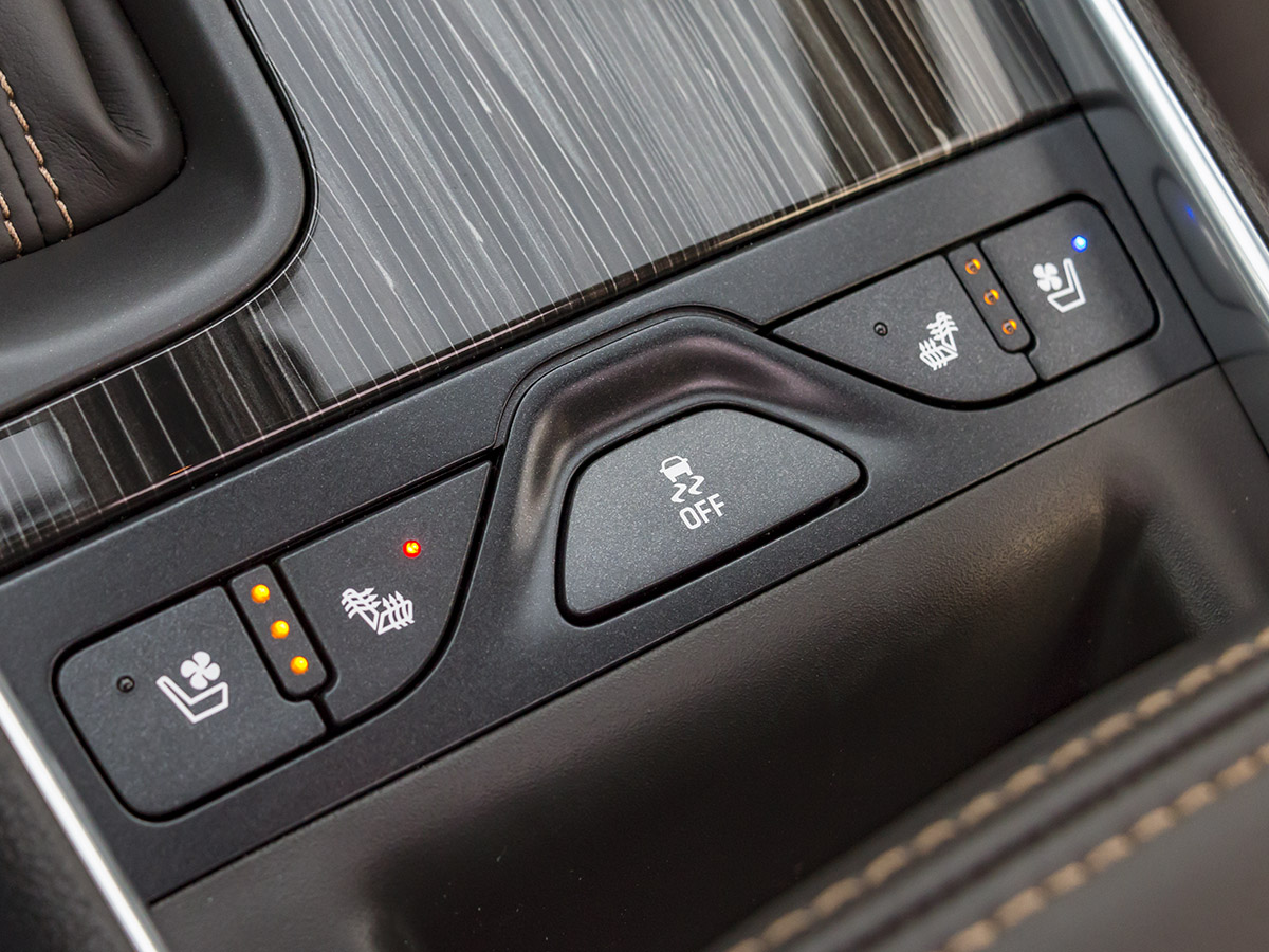 40 2018 Chevrolet Impala Interior KBB