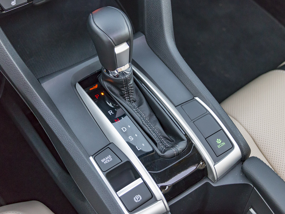 41 2017 Honda Civic Touring Interior KBB