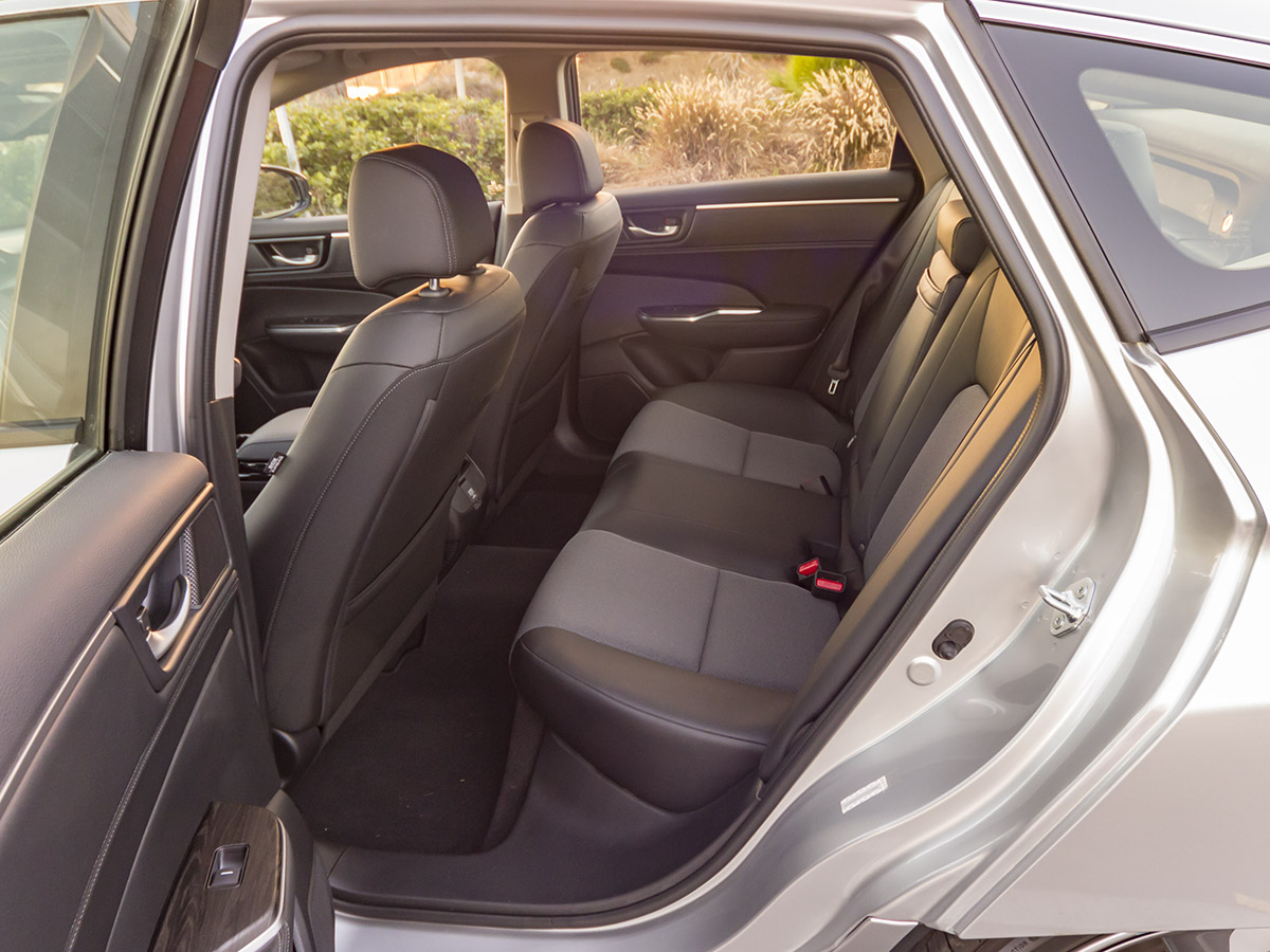 41 2018 Honda Clarity PHEV Interior KBB