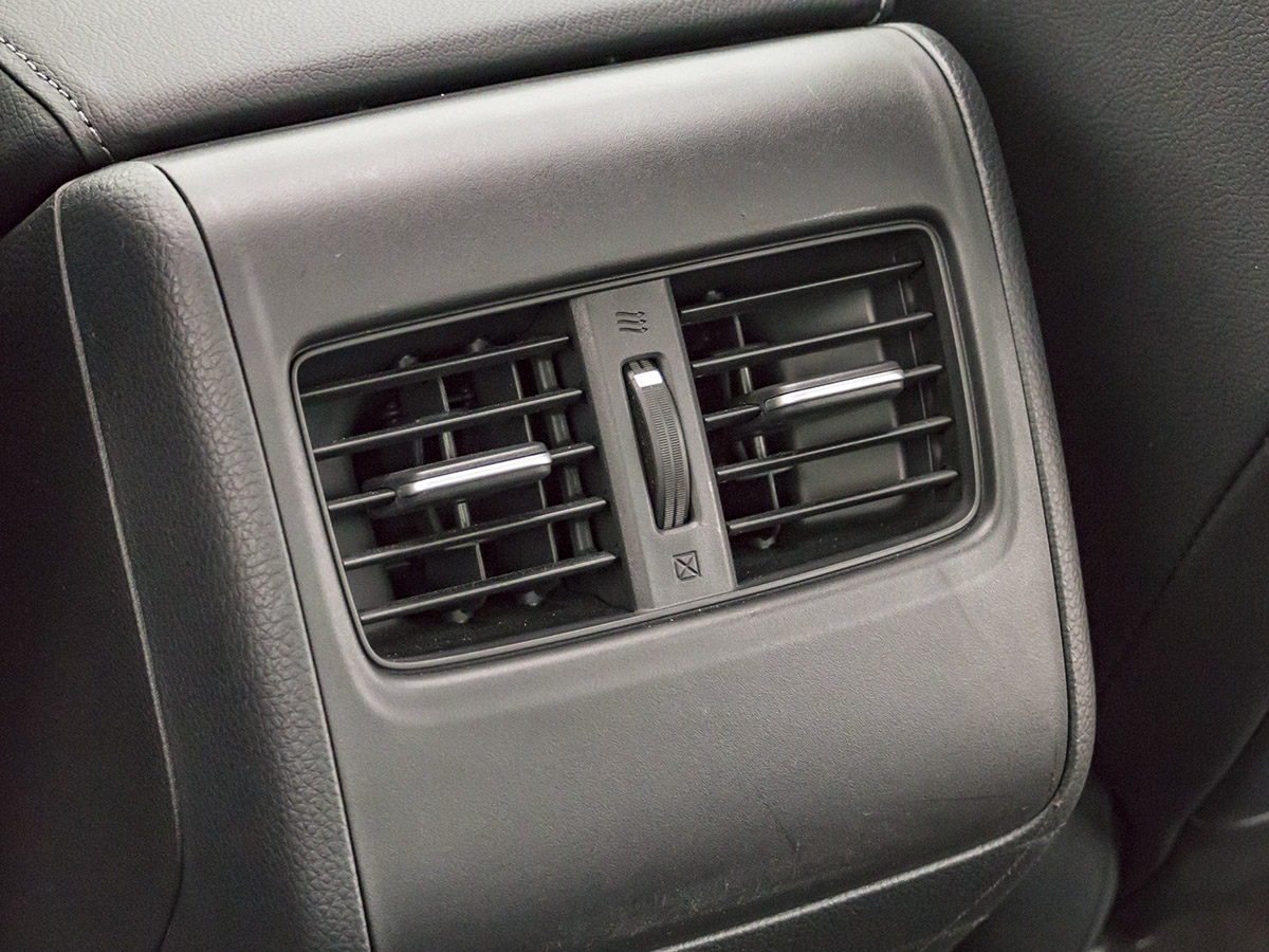 42 2018 Honda Accord Interior BB KBB