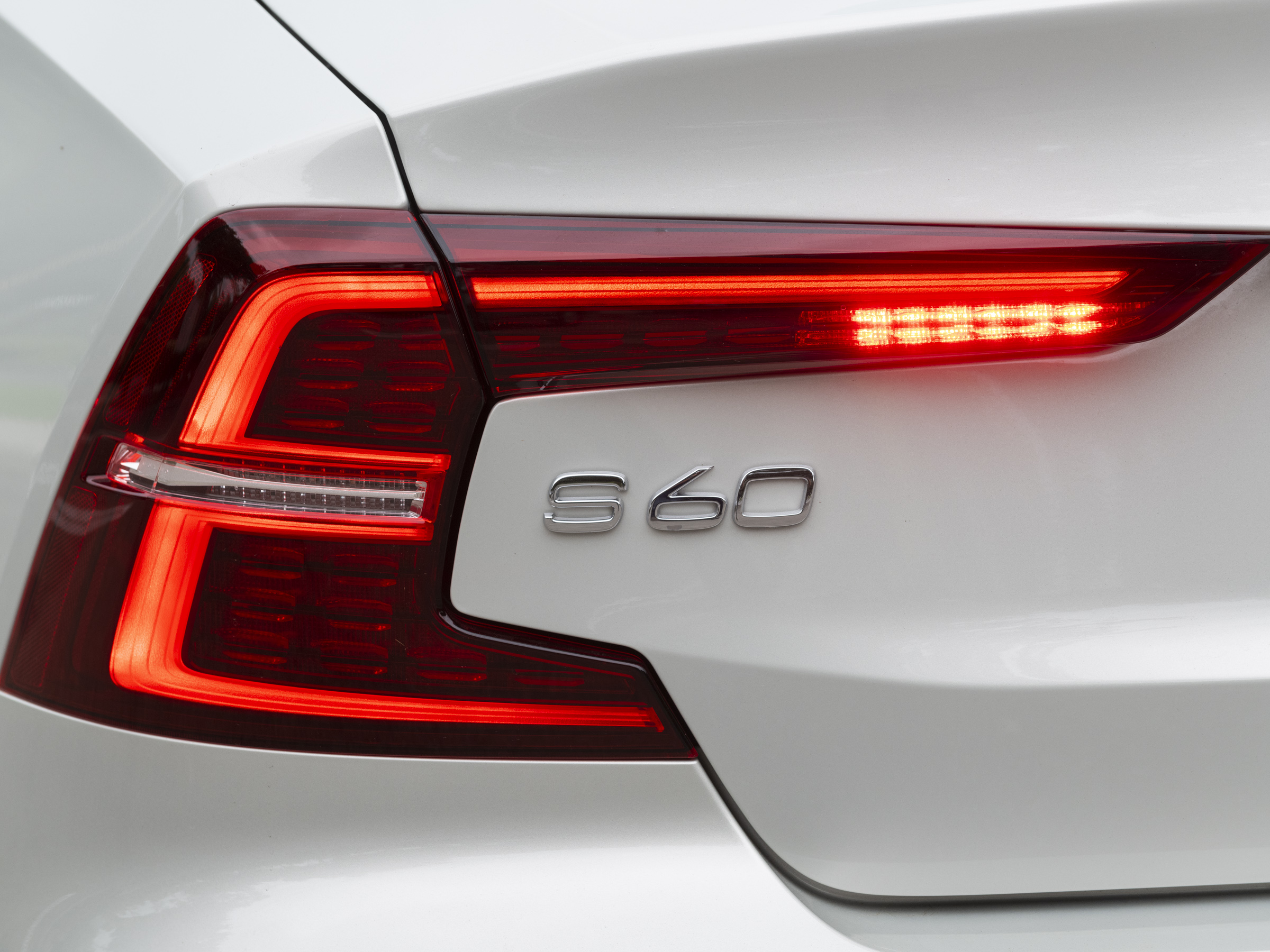 43 2020 Volvo S60 KBB
