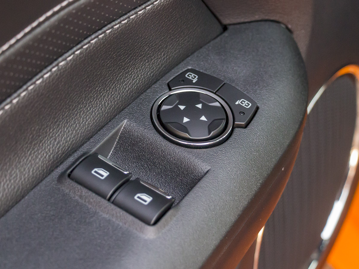 44 2018 Ford Mustang EcoBoost Interior KBB