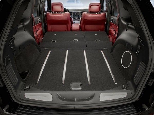 44 2018 Jeep Grand Cherokee Trackhawk