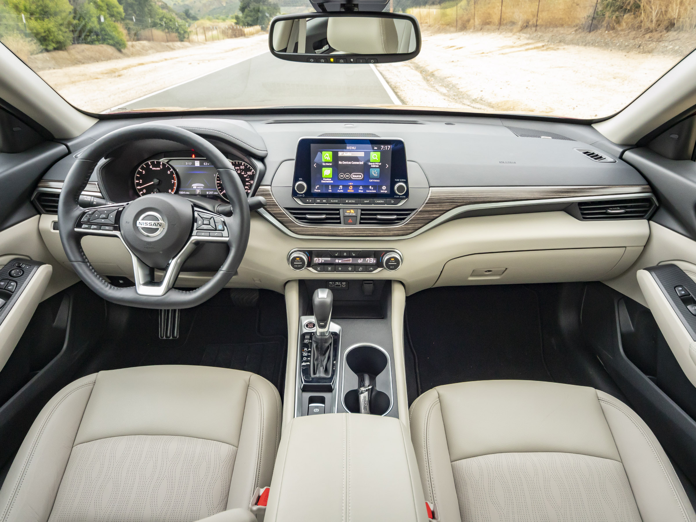 45 2019 Nissan Altima Long Term Interior KBB