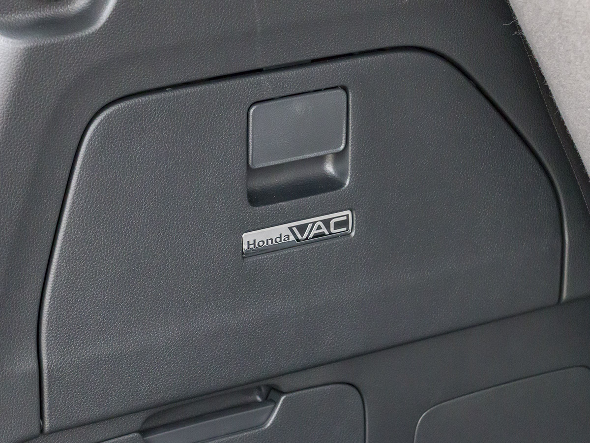 47 2018 Honda Odyssey Elite Intereior BB KBB