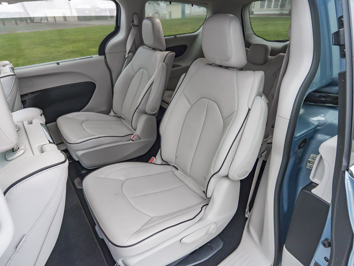 50 2017 Chrysler Pacifica EHybrid Interior KBB