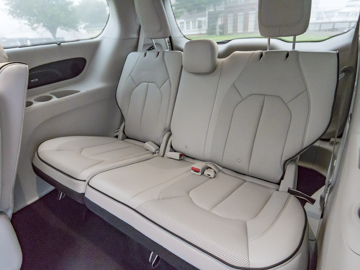 57 2017 Chrysler Pacifica EHybrid Interior KBB
