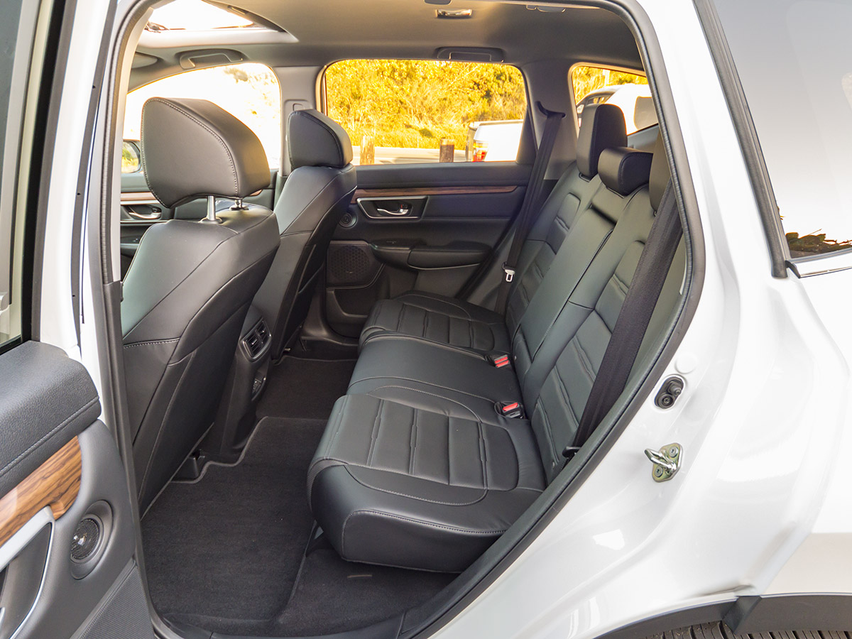 60 2017 Honda CR V Interior BB KBB