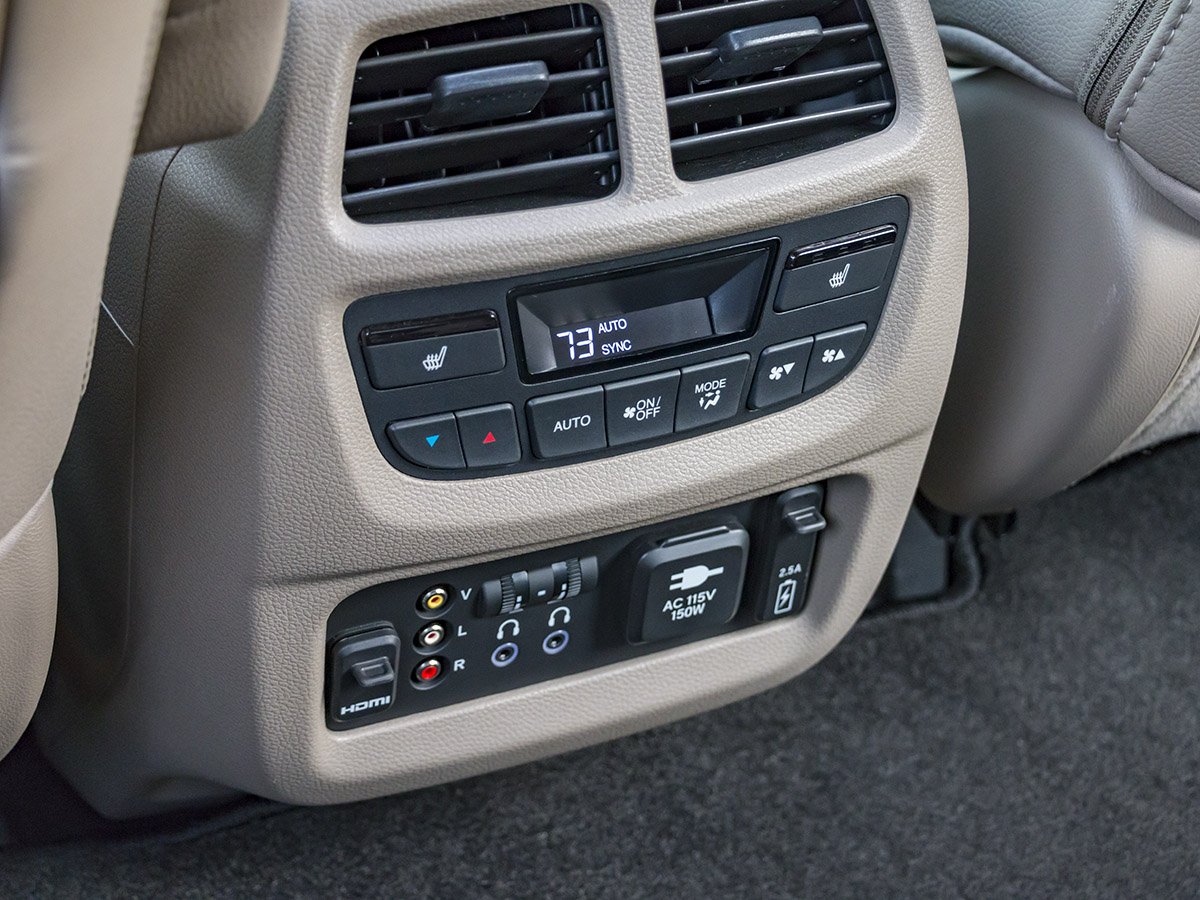 65 2017 Honda Pilot Interior KBB