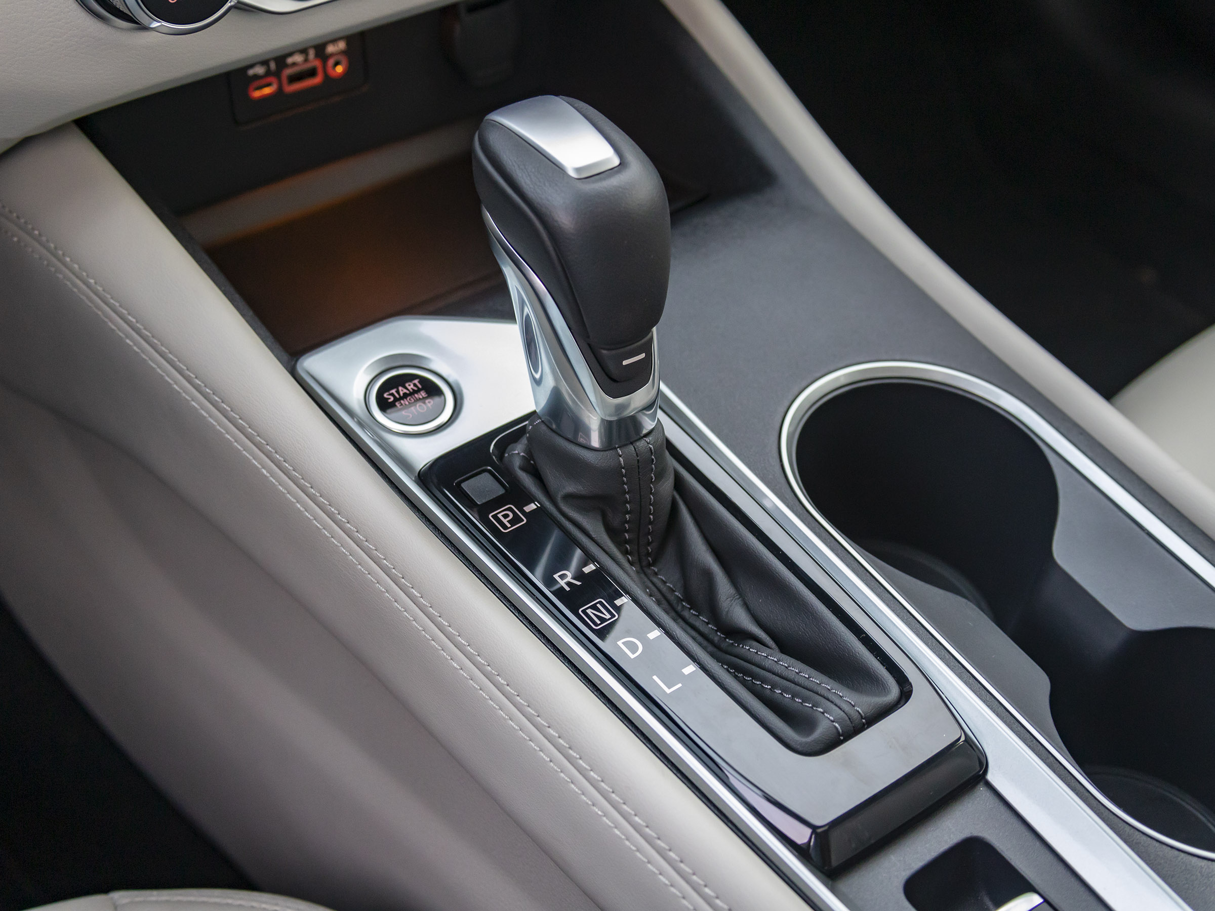 68 2019 Nissan Altima Long Term Interior KBB