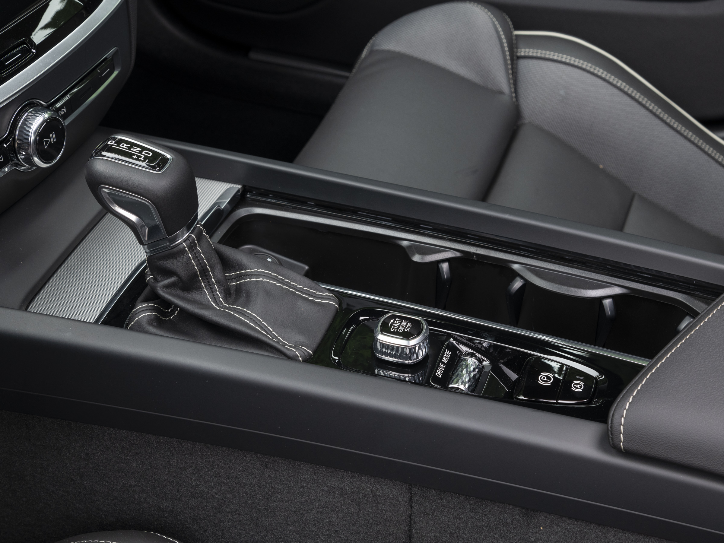 70 2020 Volvo S60 KBB