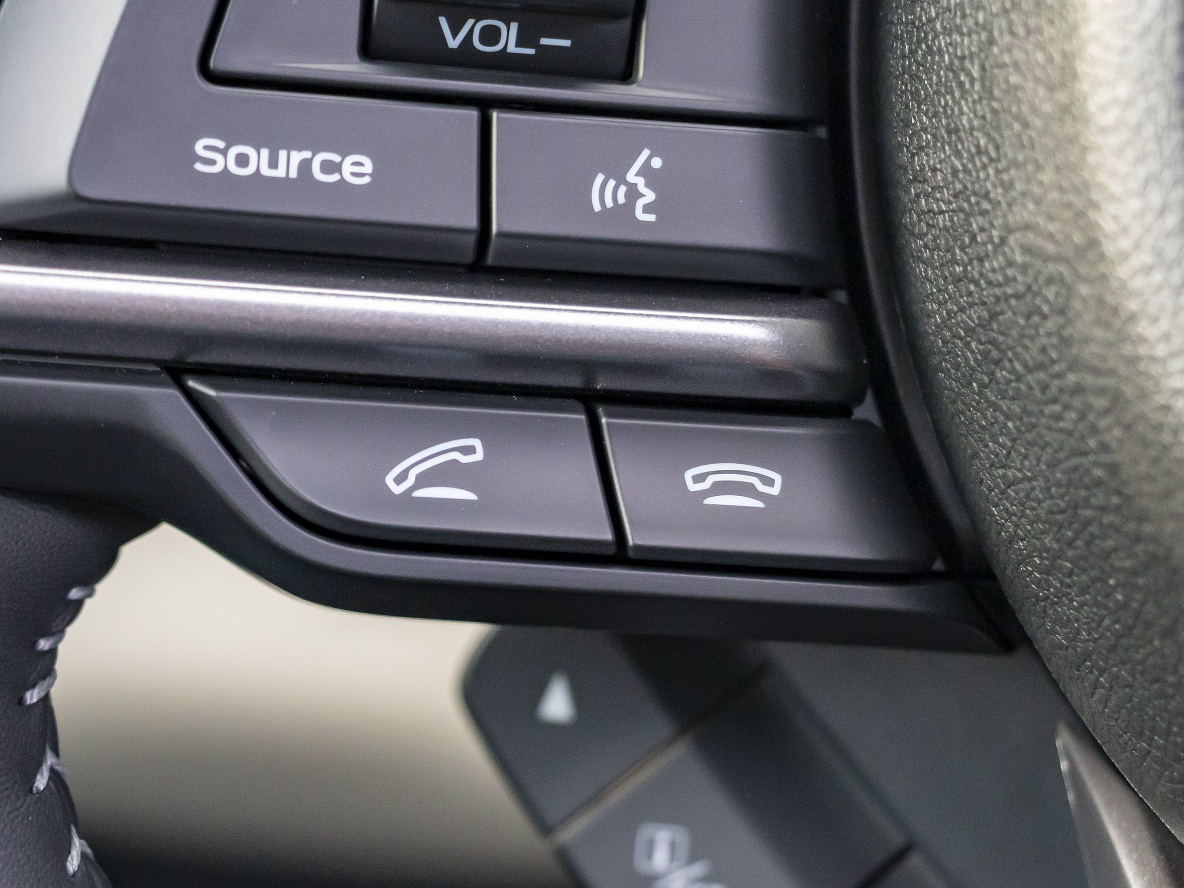 73 2019 Subaru Ascent LT Interior KBB