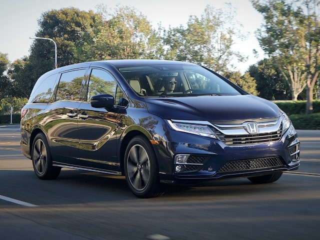 75 2018 Honda Odyssey Front Action Bb