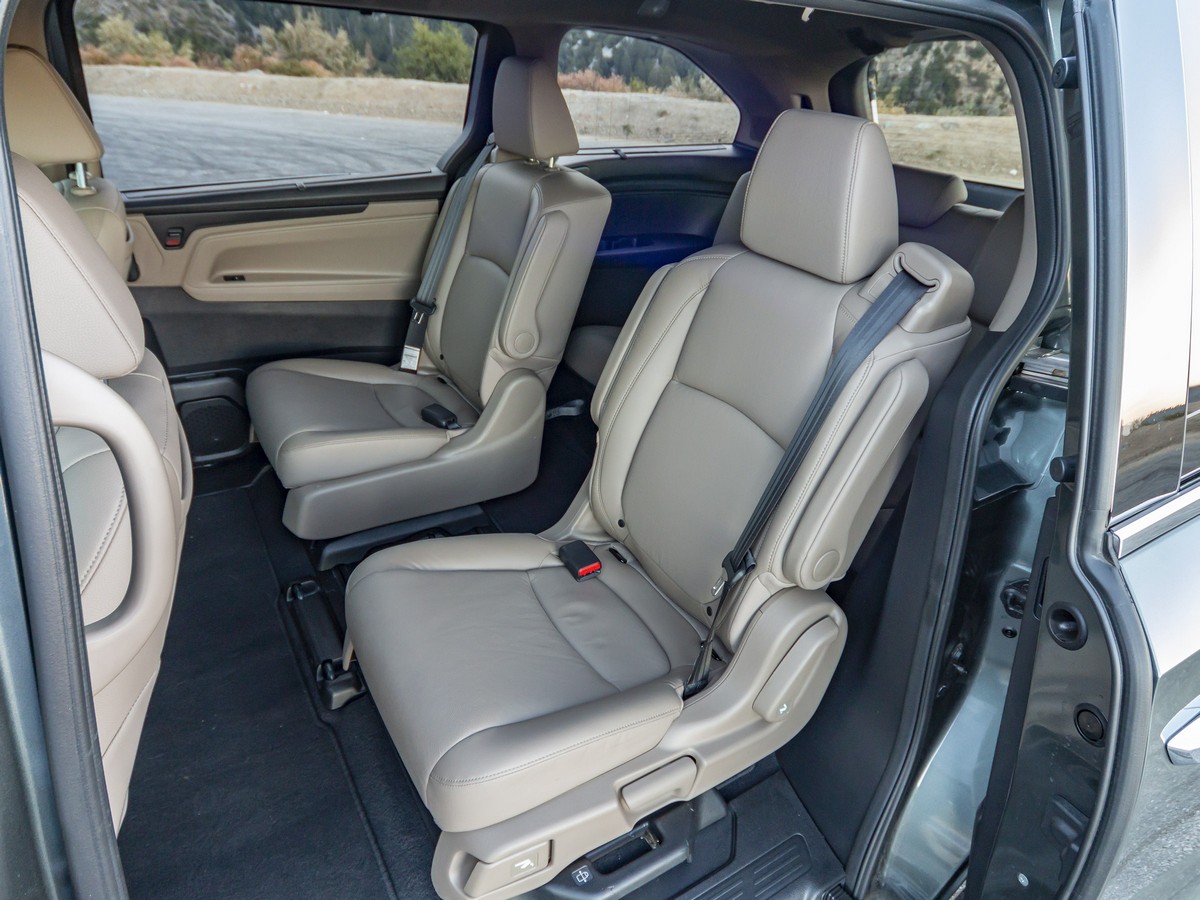 78 2018 Honda Odyssey LT Interior KBB