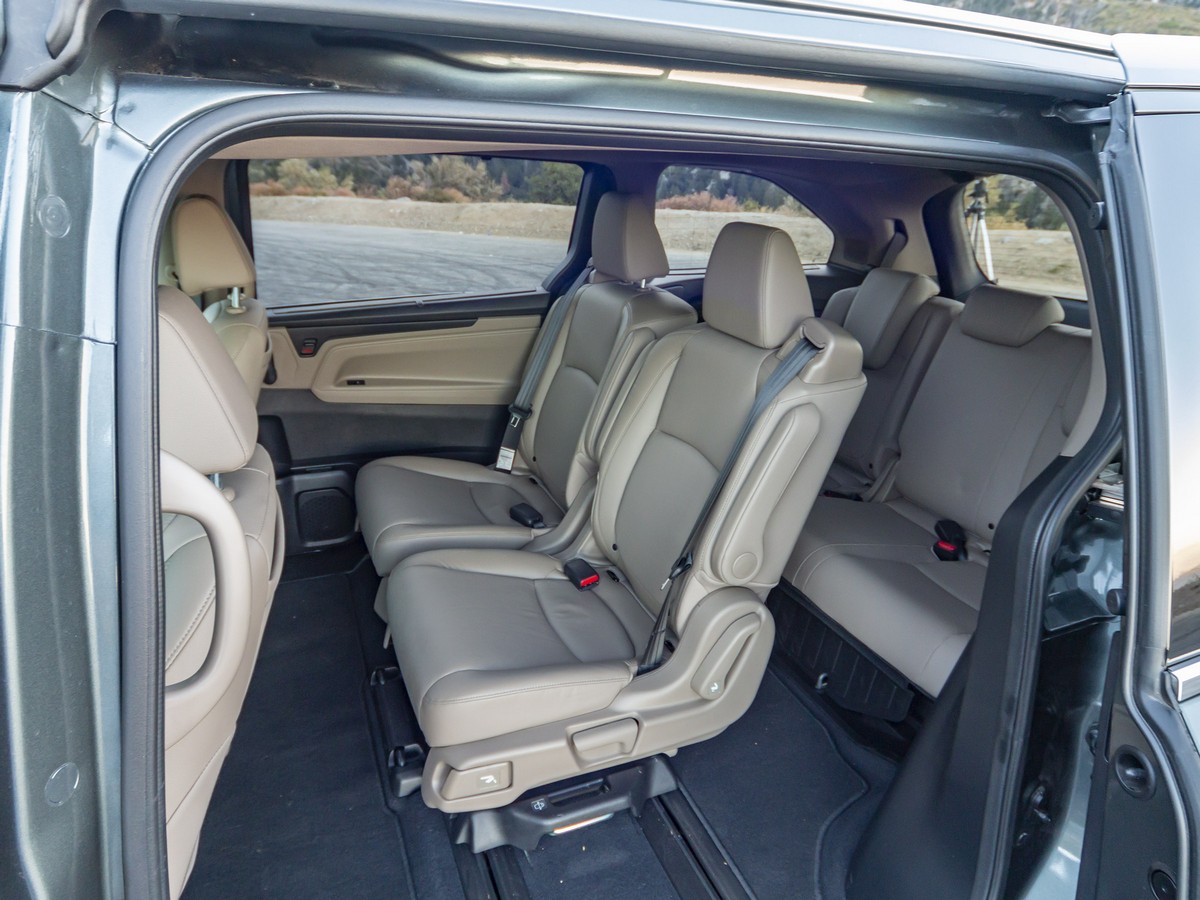 79 2018 Honda Odyssey LT Interior KBB