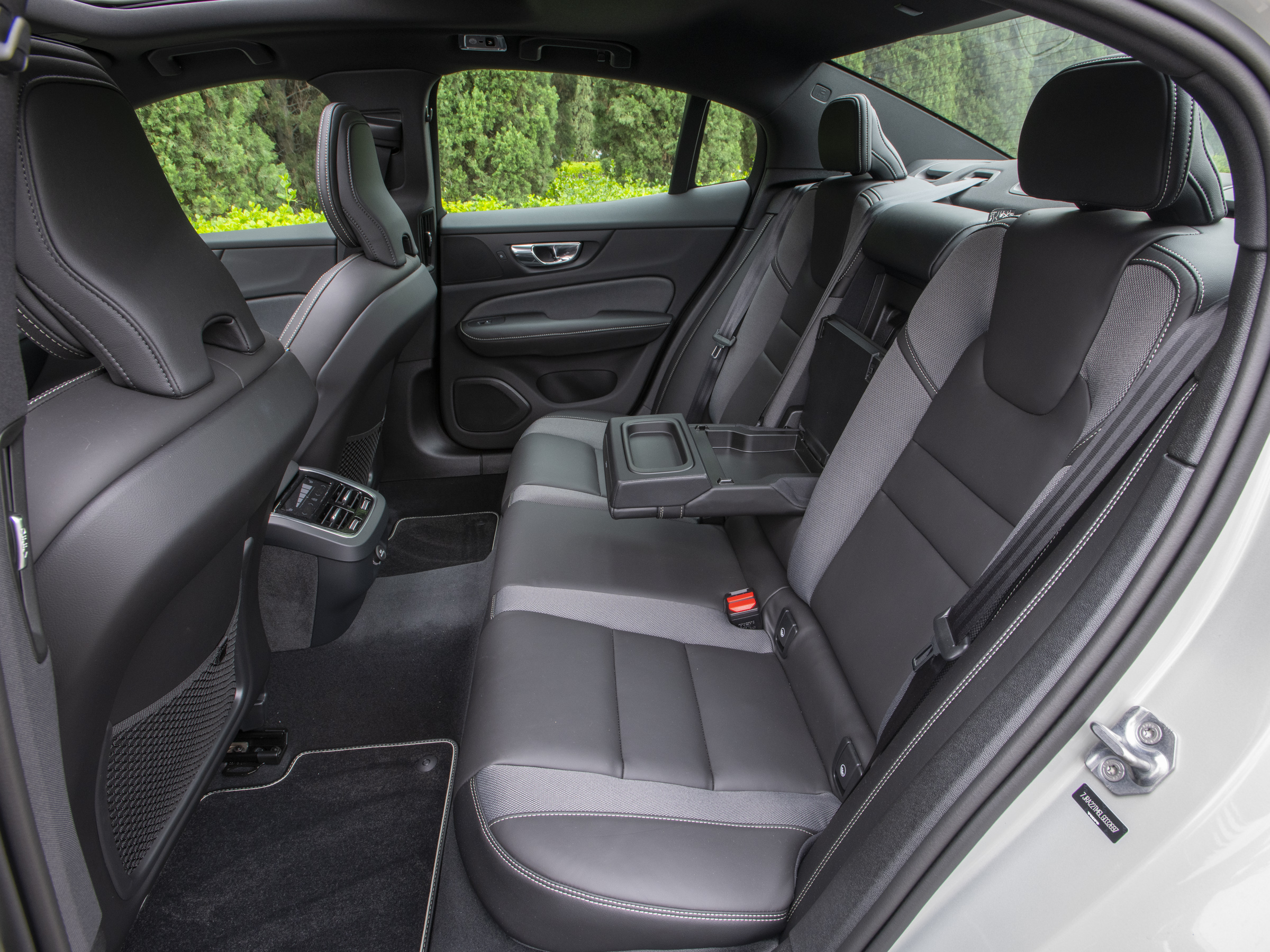79 2020 Volvo S60 KBB