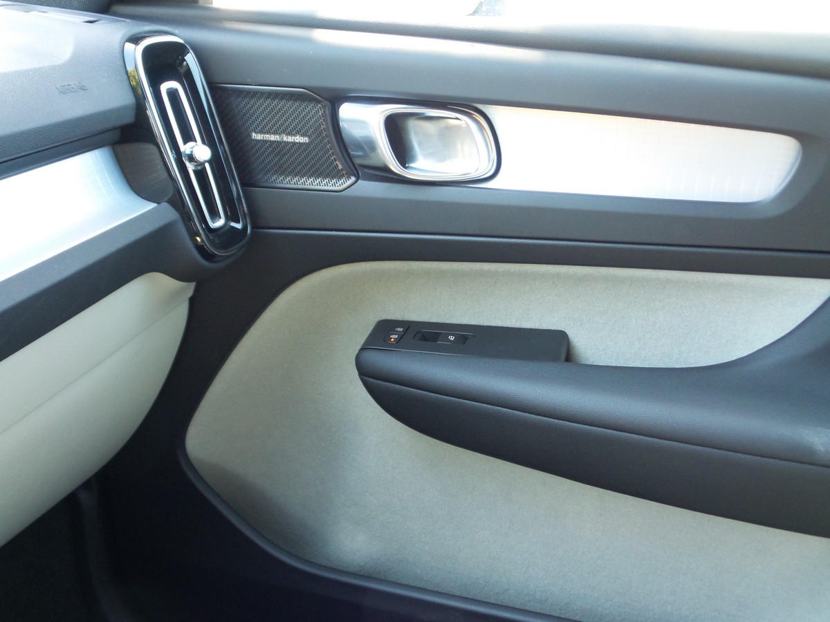 8 2019 Volvo XC40 Harman Audio Review