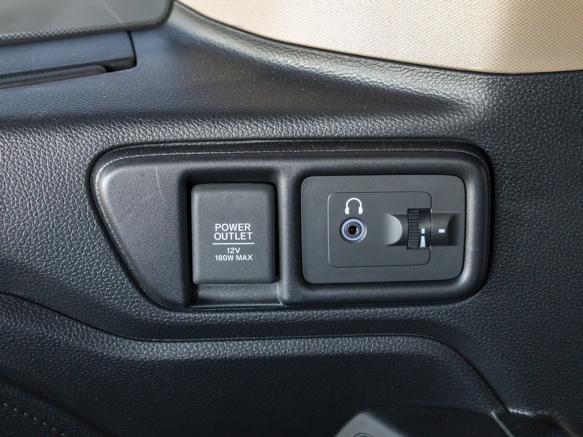 91 2018 Honda Odyssey LT Interior KBB